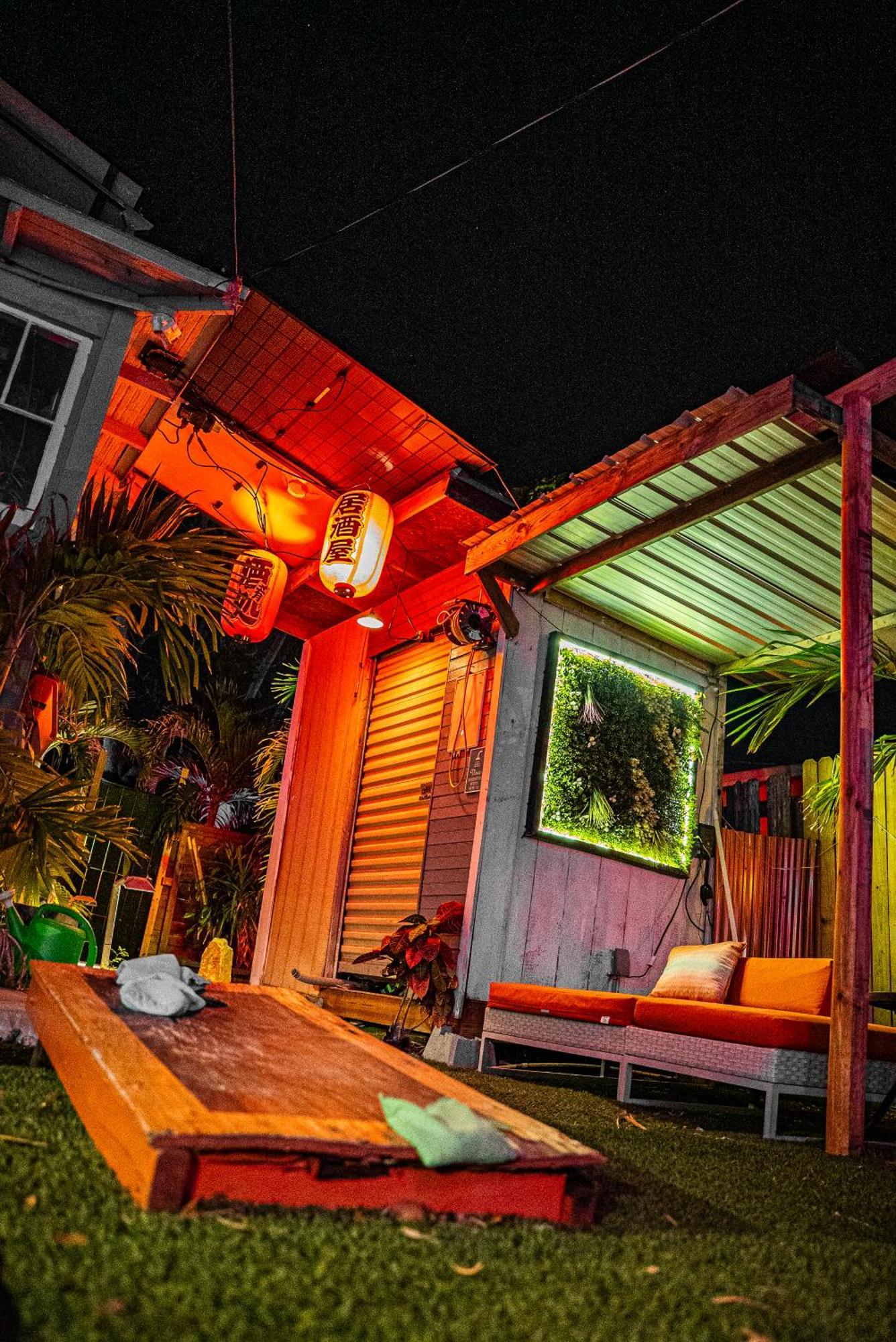 World Solo Travel'S Welcomed At St Pete Home São Petersburgo Exterior foto